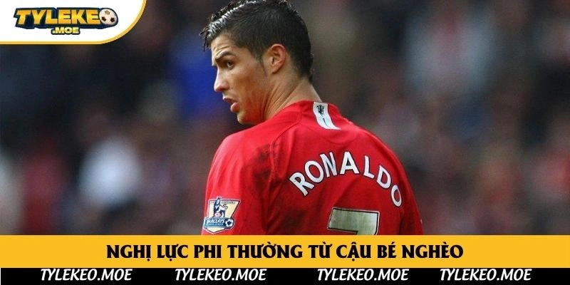 Nghị lực phi thường từ cậu bé nghèo